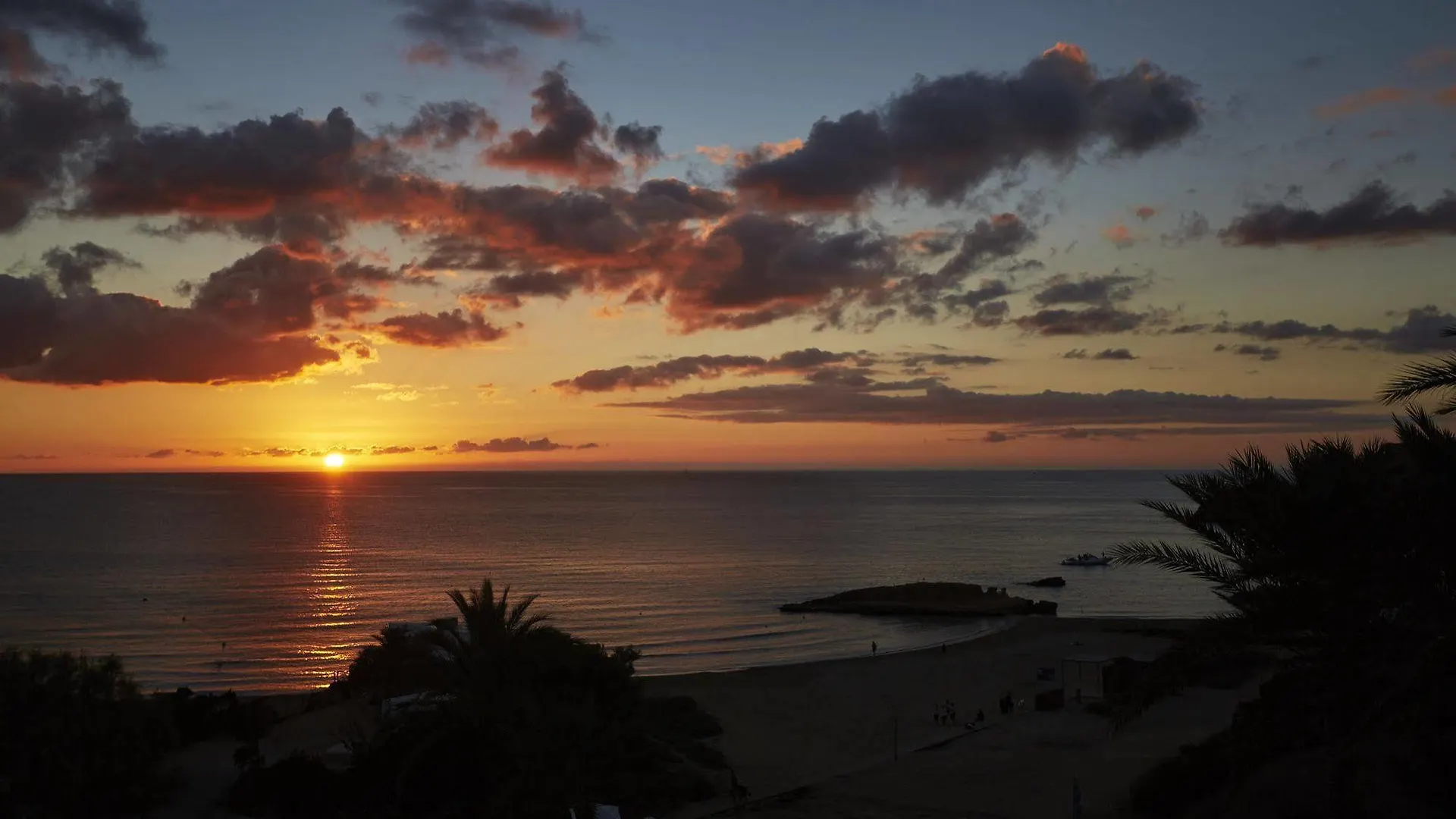 ***** Szálloda Insotel Tarida Beach Resort & Spa Cala Tarida Spanyolország